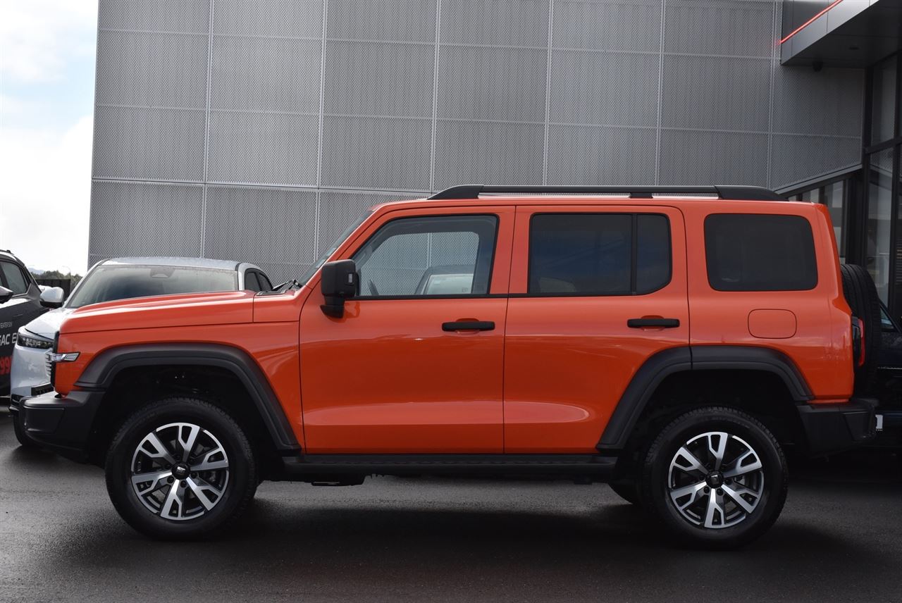 Vehicle image 4