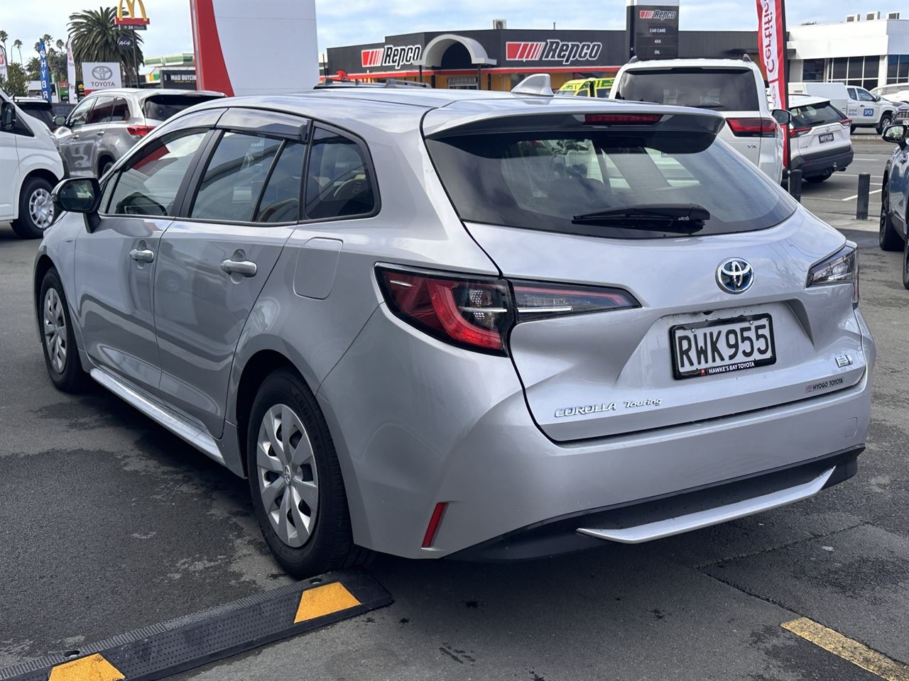Vehicle image 5