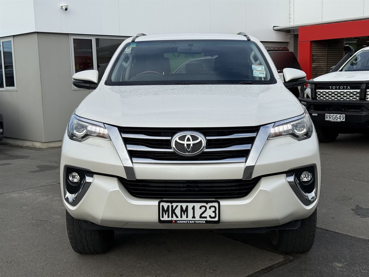 Vehicle image 4