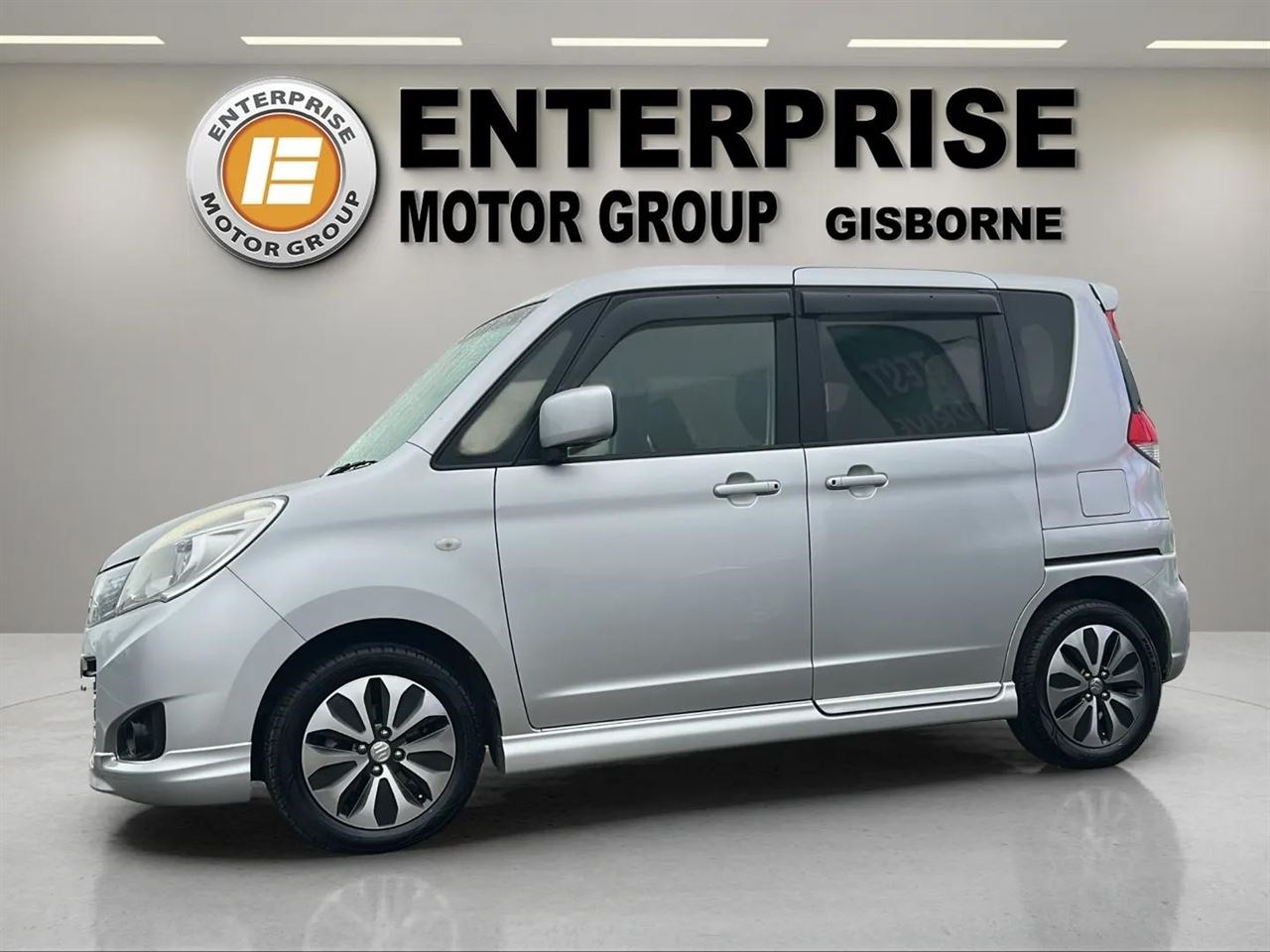 Vehicle image 4