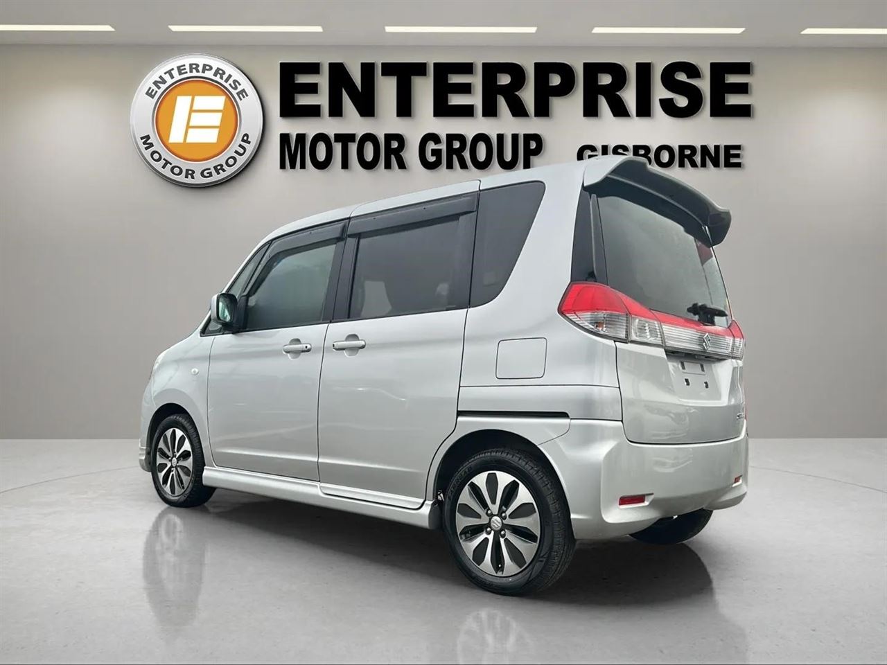 Vehicle image 5