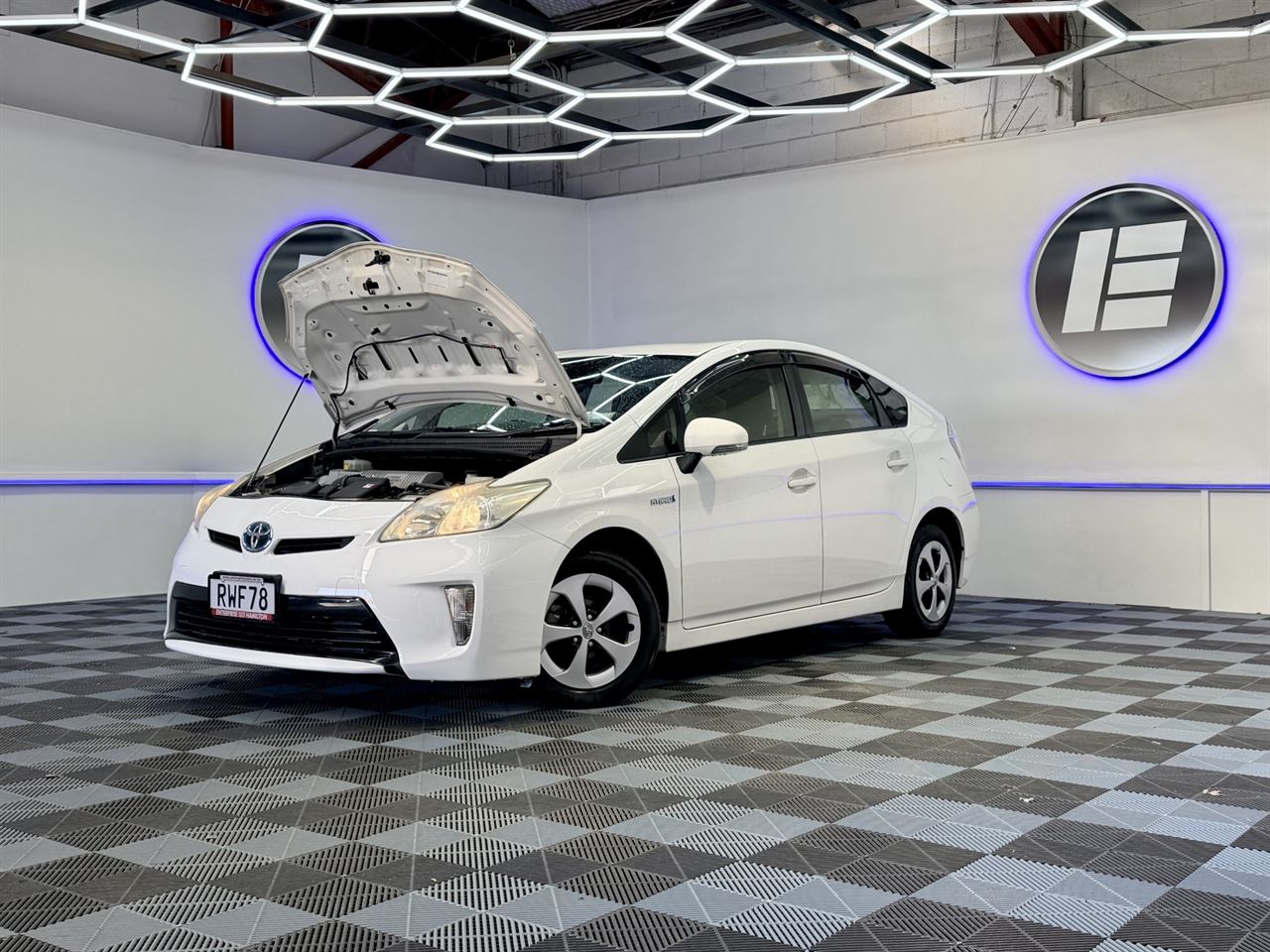 Vehicle image 3