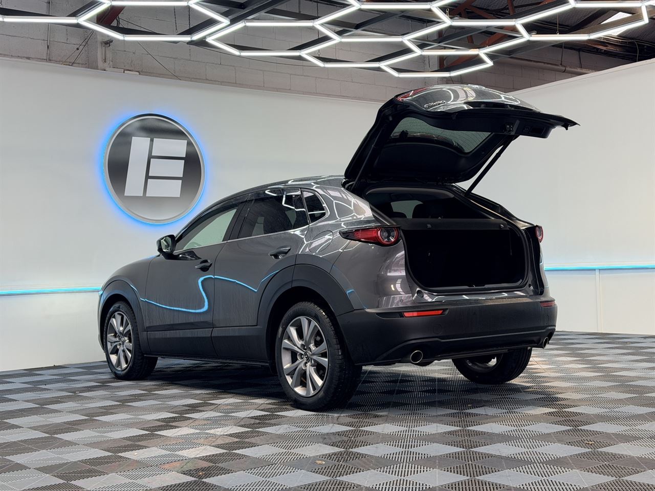 Vehicle image 5