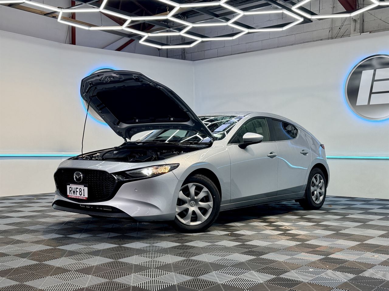 Vehicle image 3