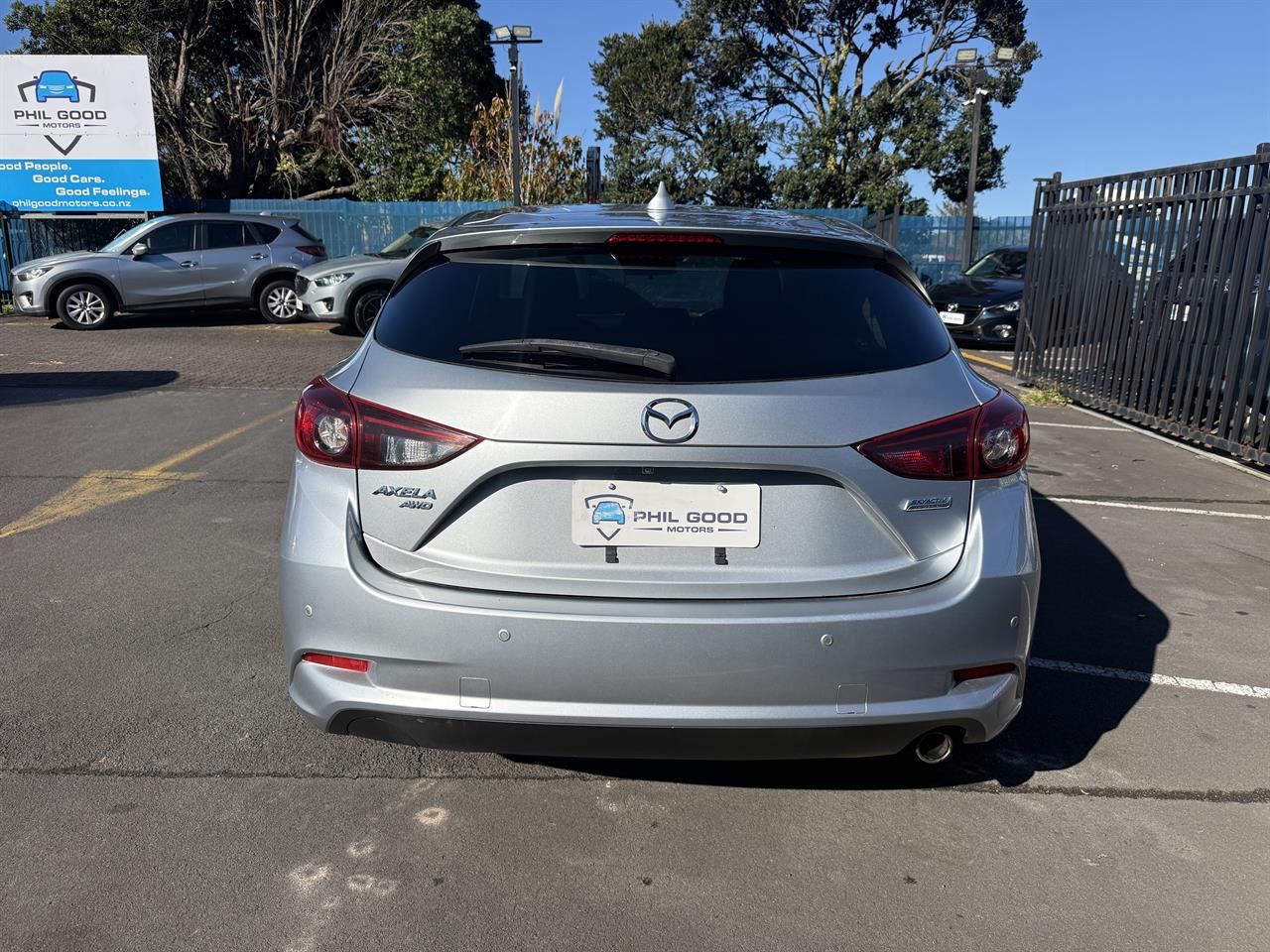 Vehicle image 5