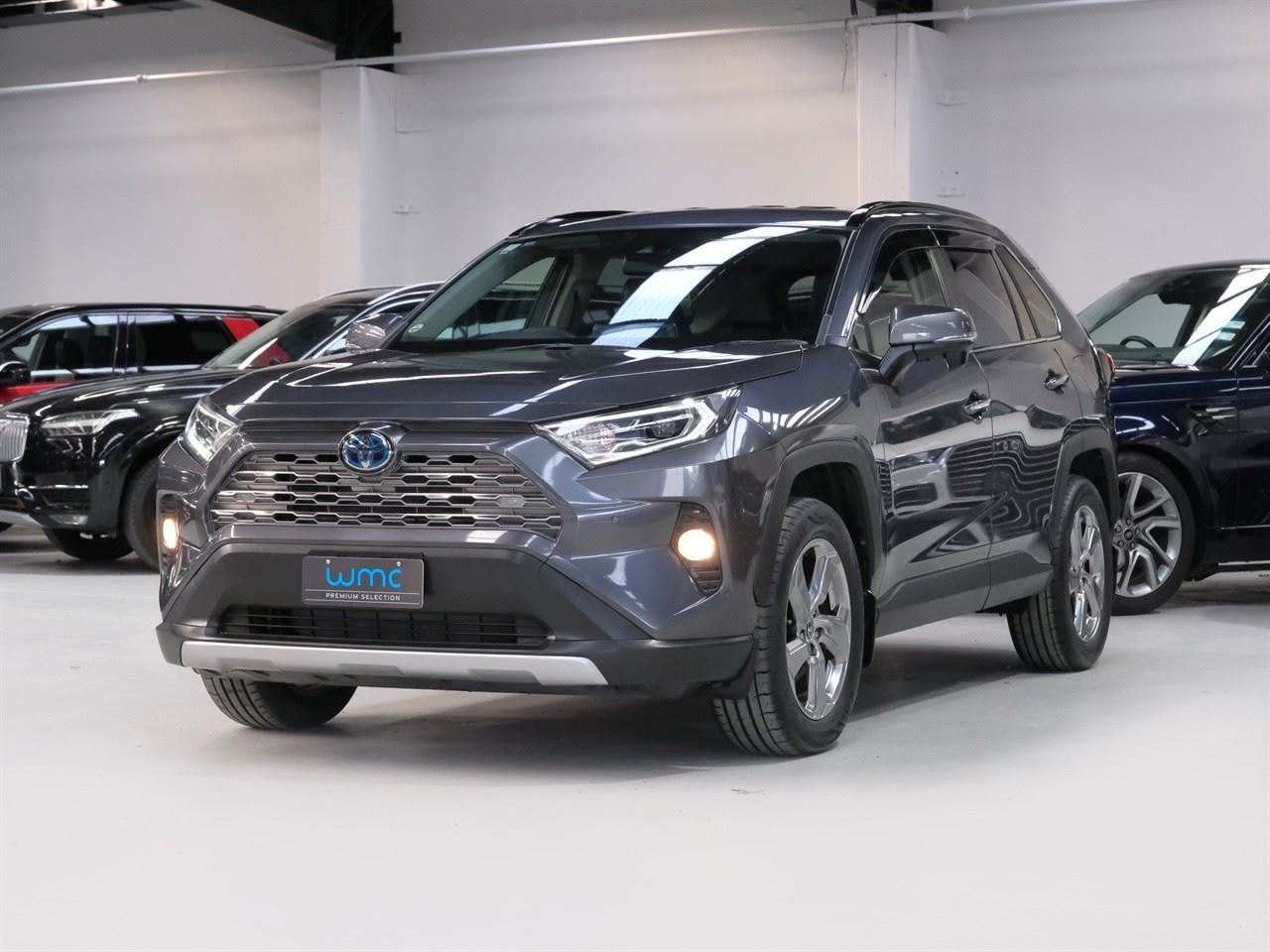 Vehicle image 4