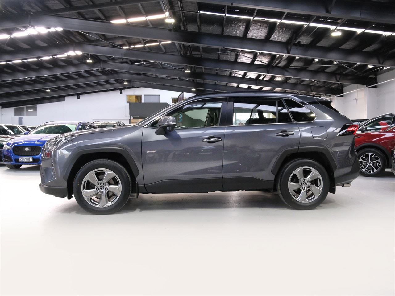 Vehicle image 5