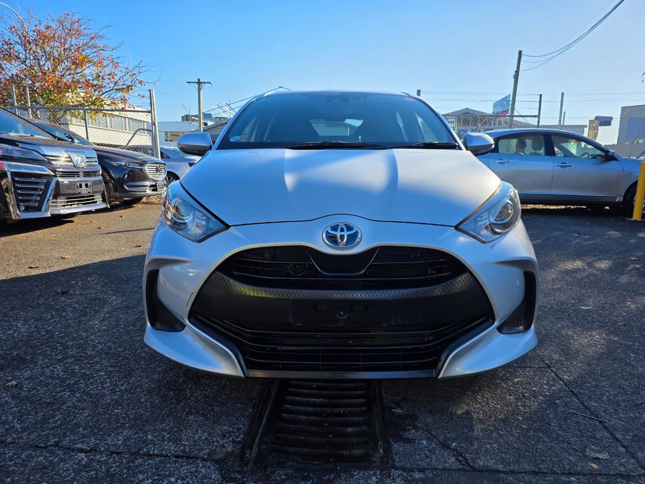 Vehicle image 3