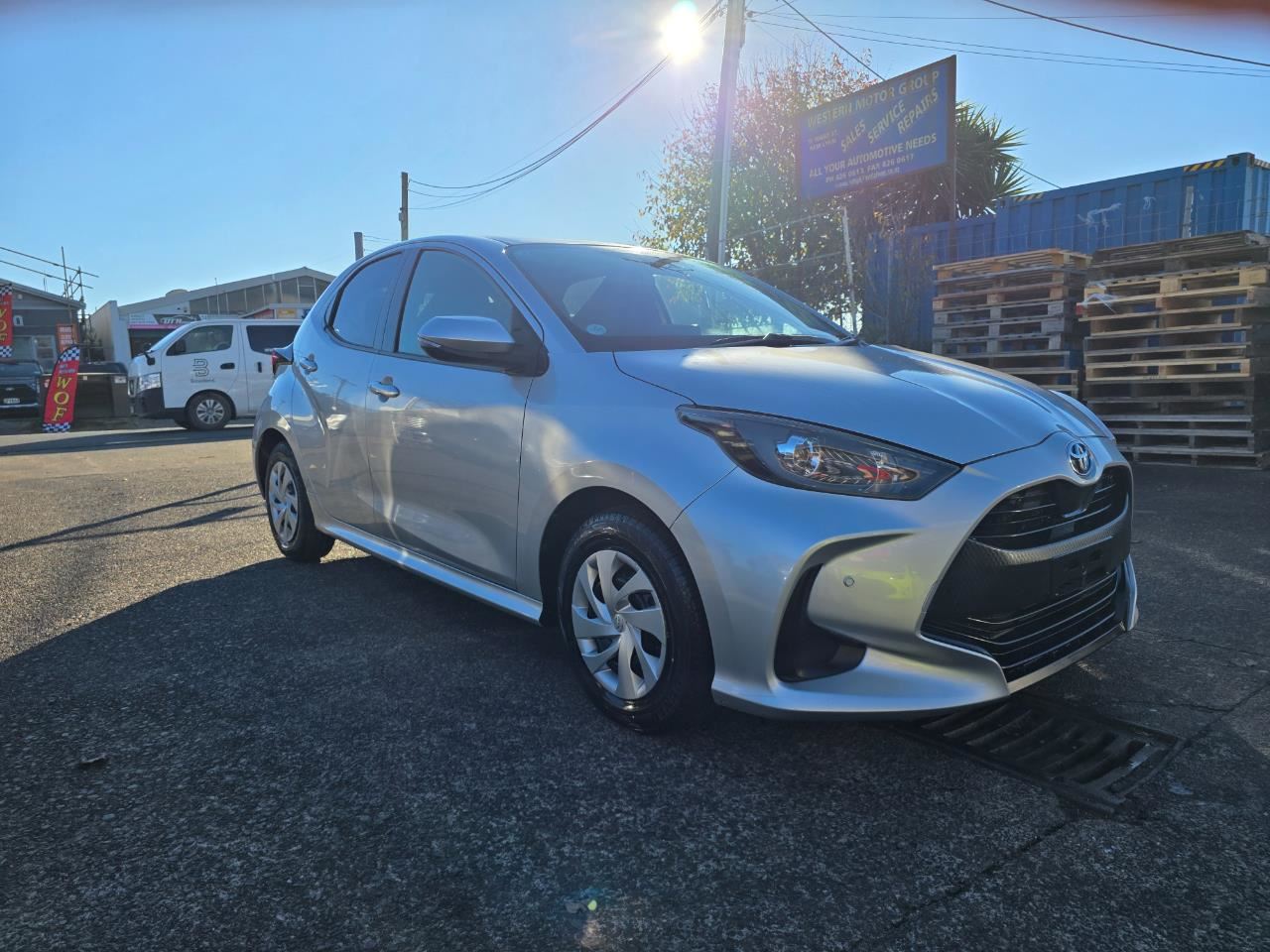 Vehicle image 4