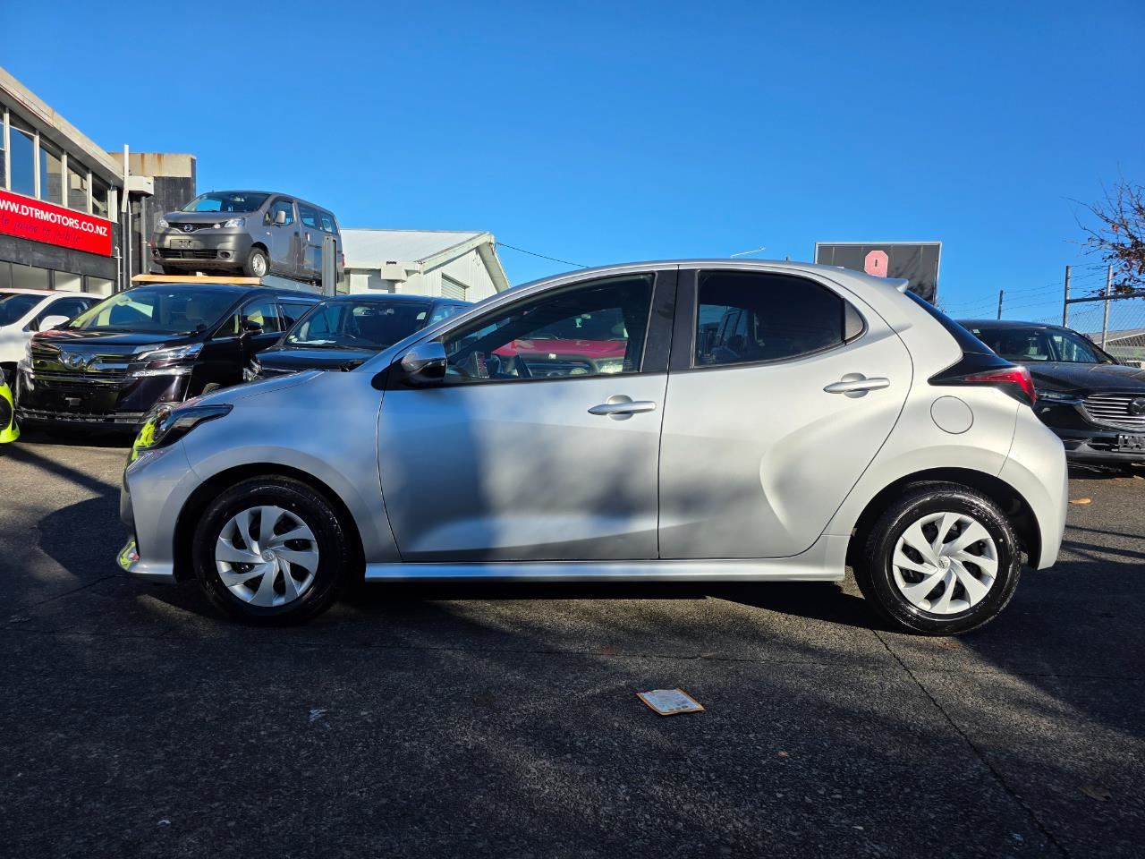 Vehicle image 5