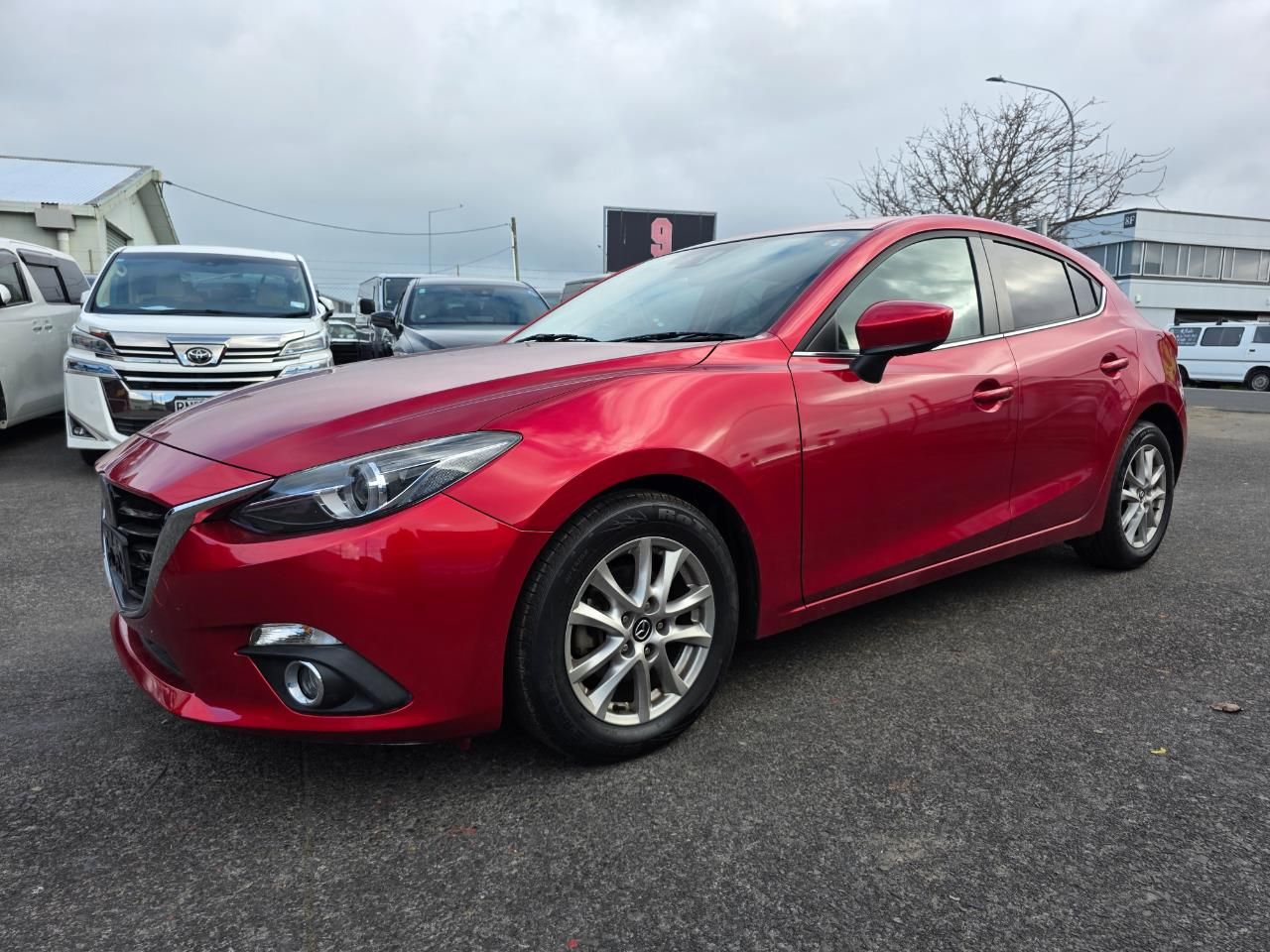 Vehicle image 4