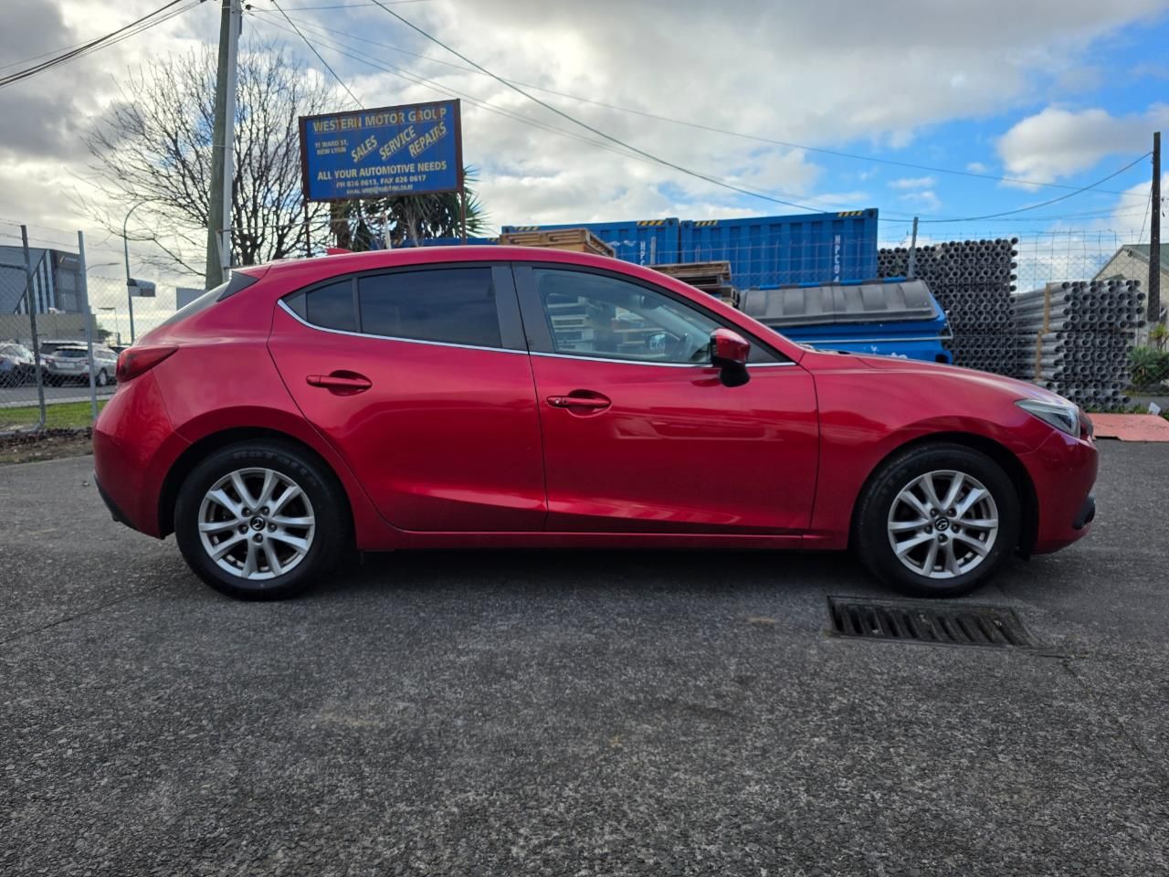 Vehicle image 5