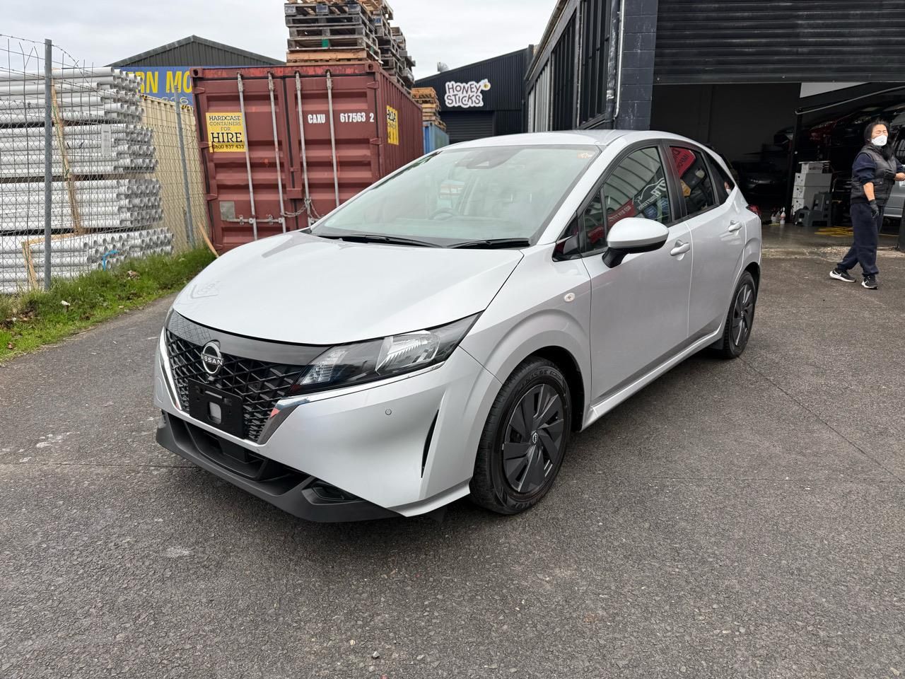 Vehicle image 4