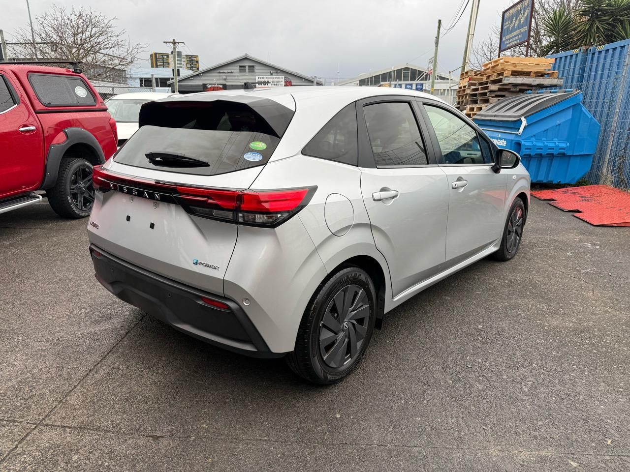Vehicle image 5