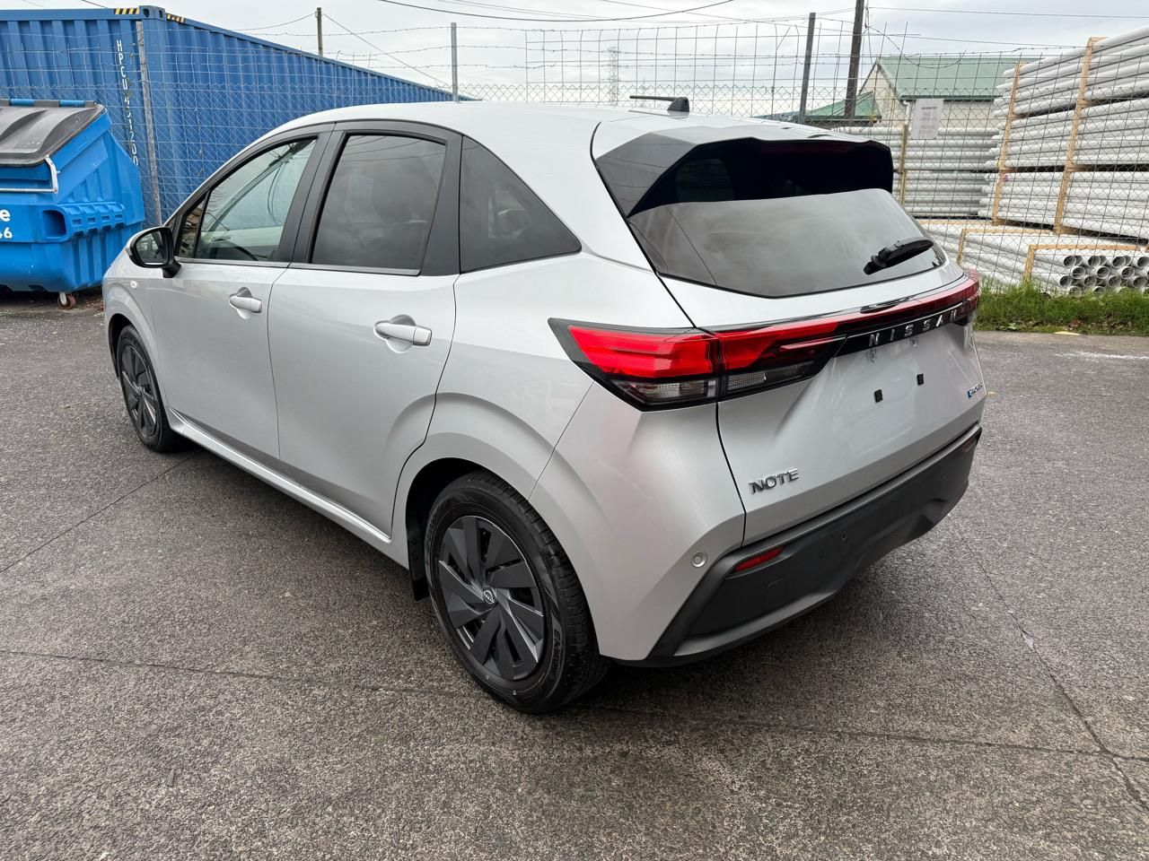 Vehicle image 5