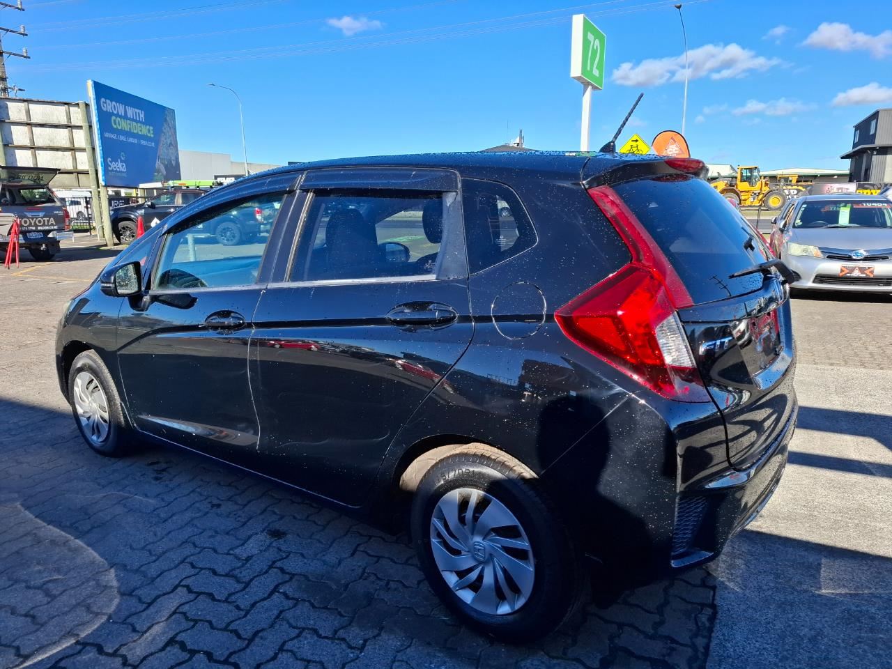 Vehicle image 5