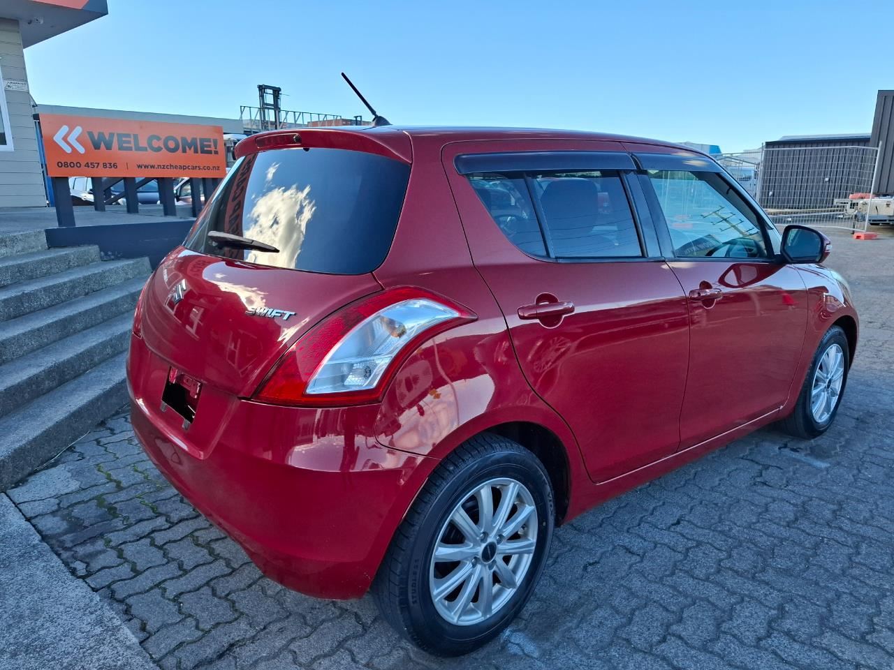 Vehicle image 5