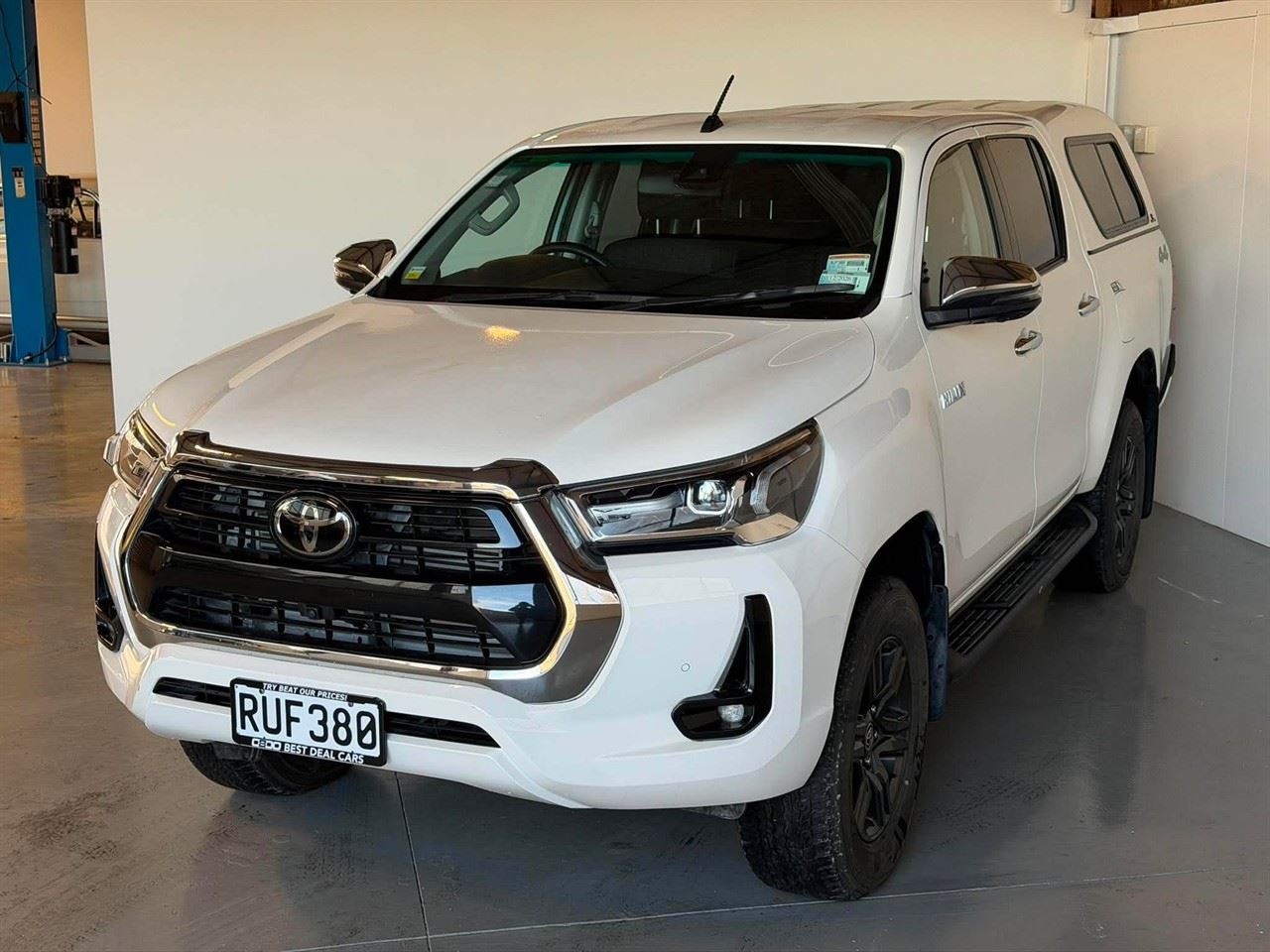 Vehicle image 3