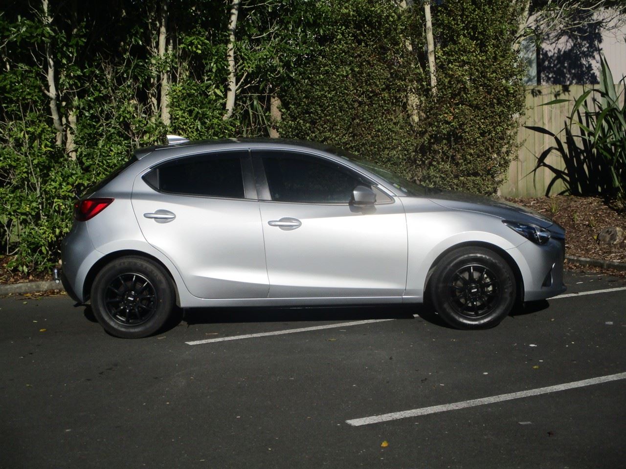 Vehicle image 4