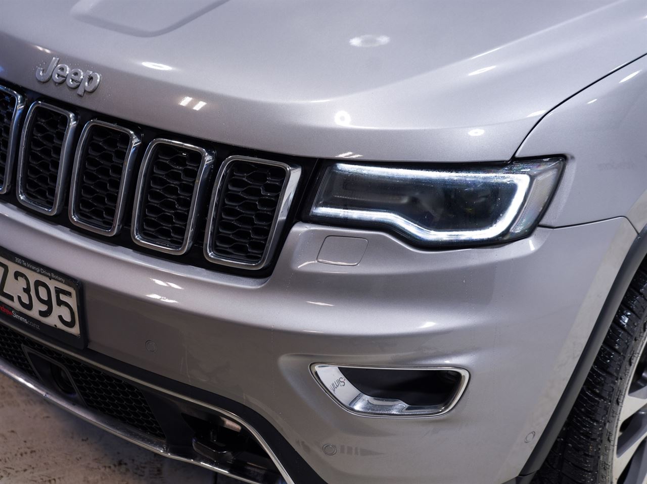 Vehicle image 5
