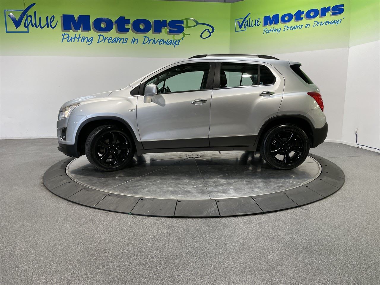 Vehicle image 4