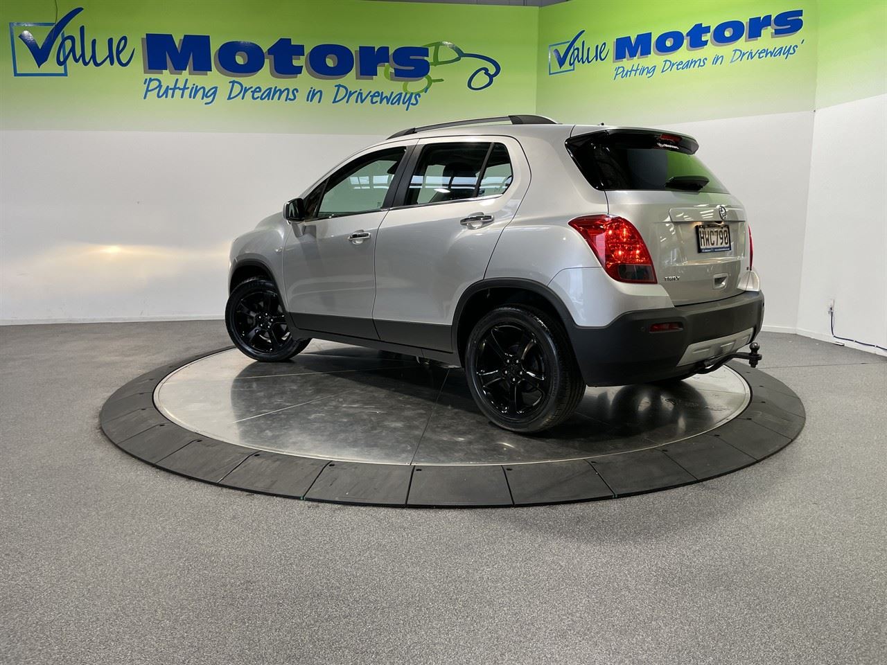 Vehicle image 5