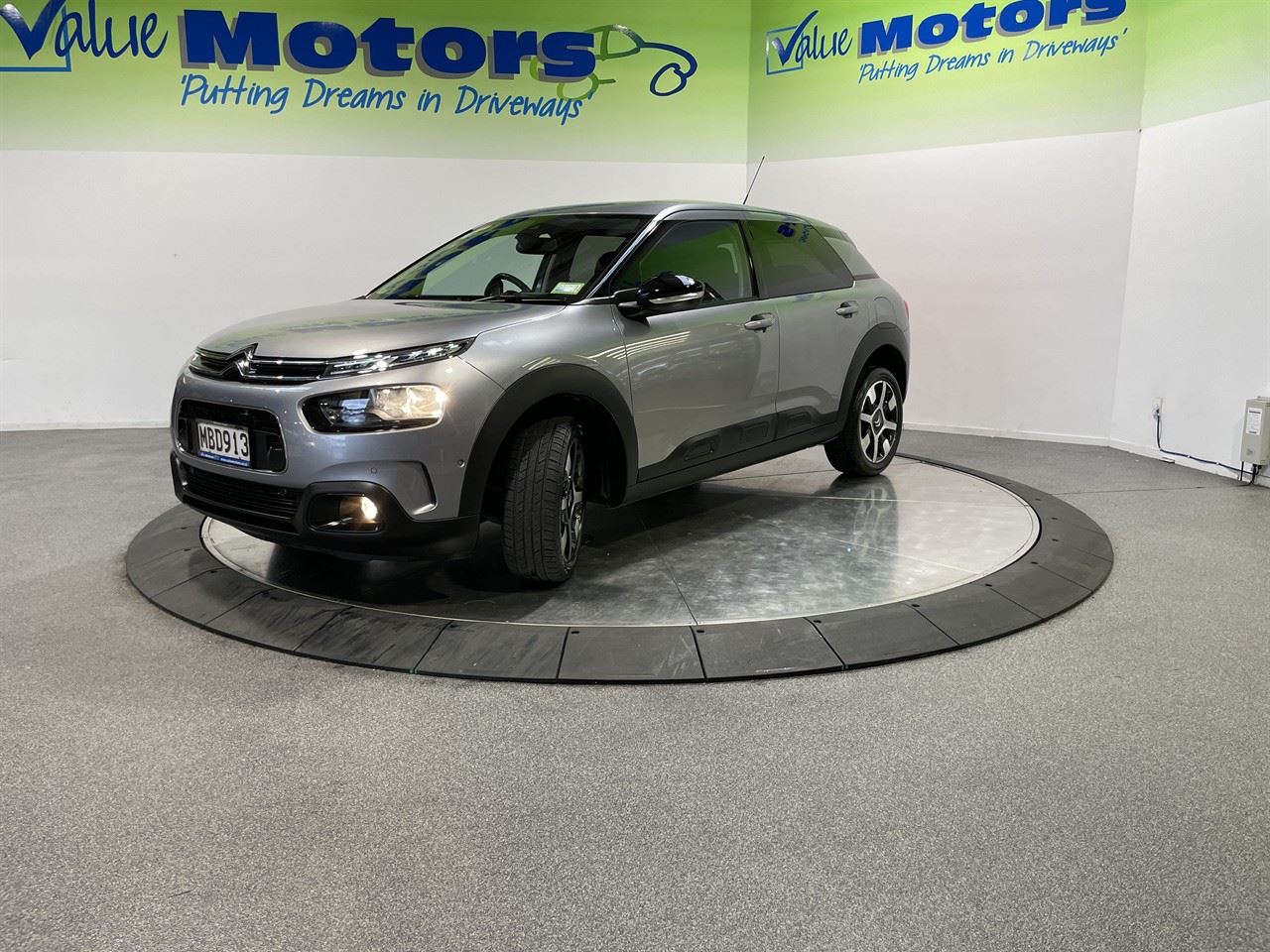 Vehicle image 3