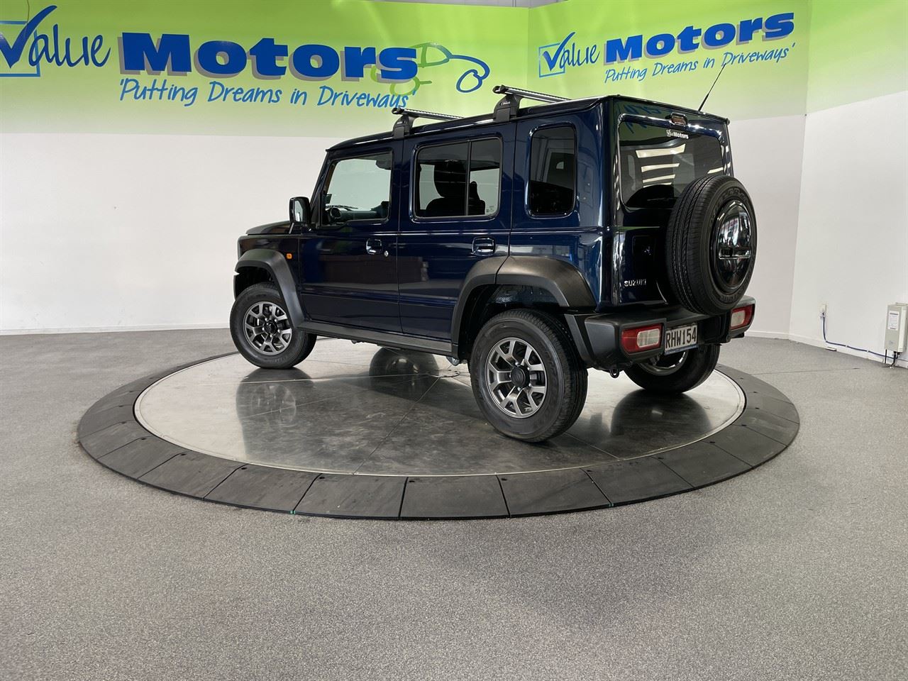 Vehicle image 5