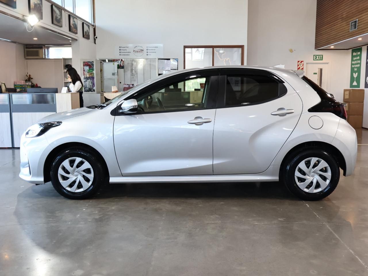 Vehicle image 5