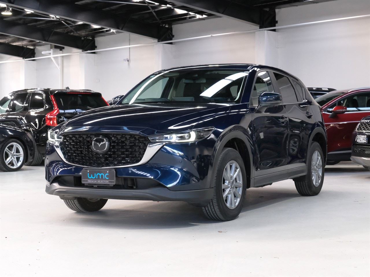 Vehicle image 4