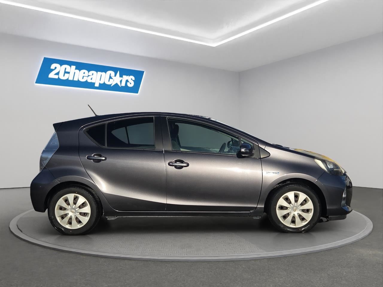 Vehicle image 4