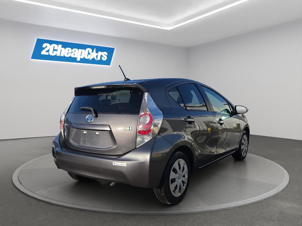 Vehicle image 5