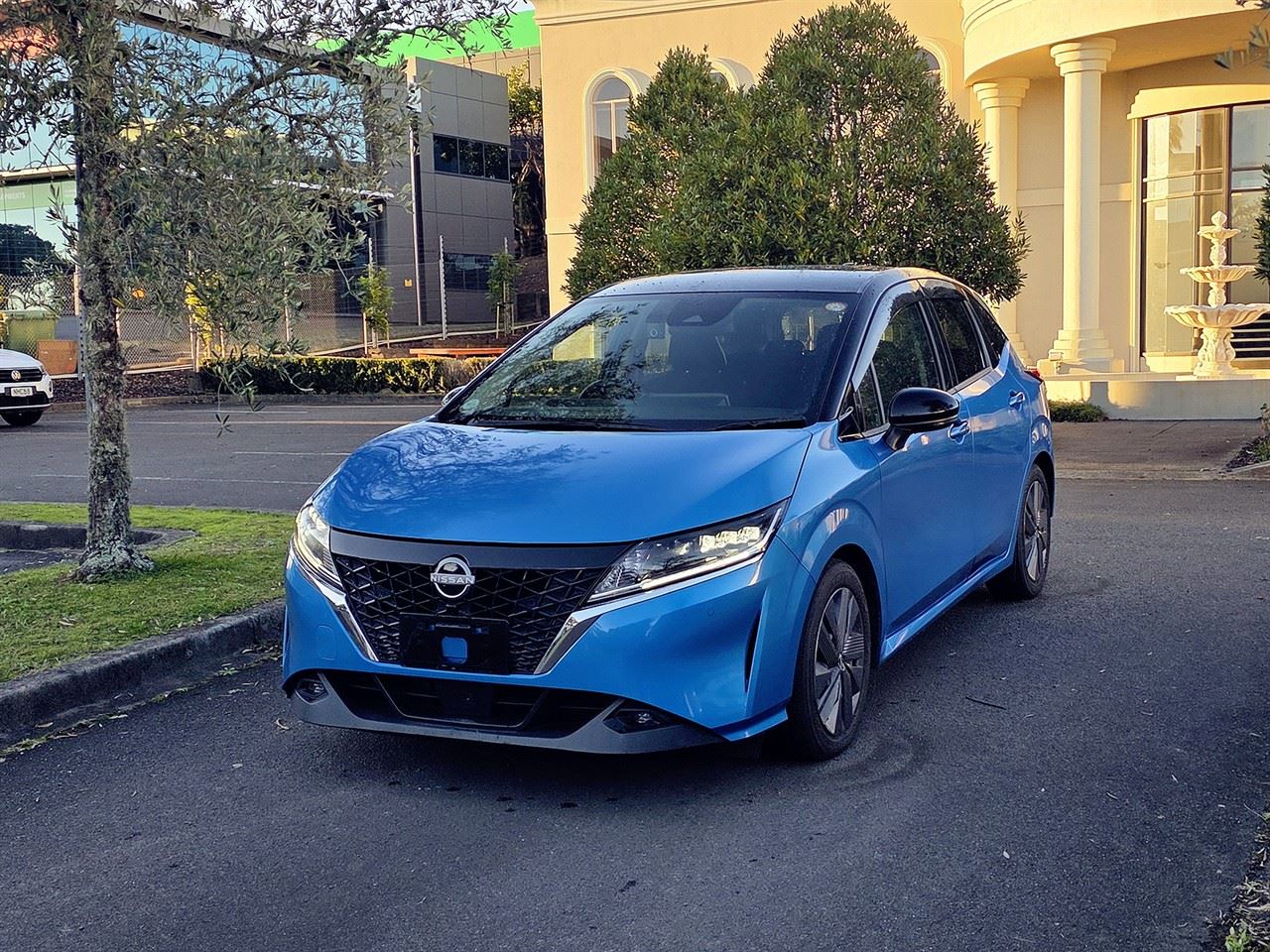 Vehicle image 3