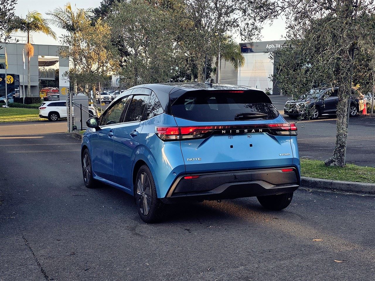 Vehicle image 5