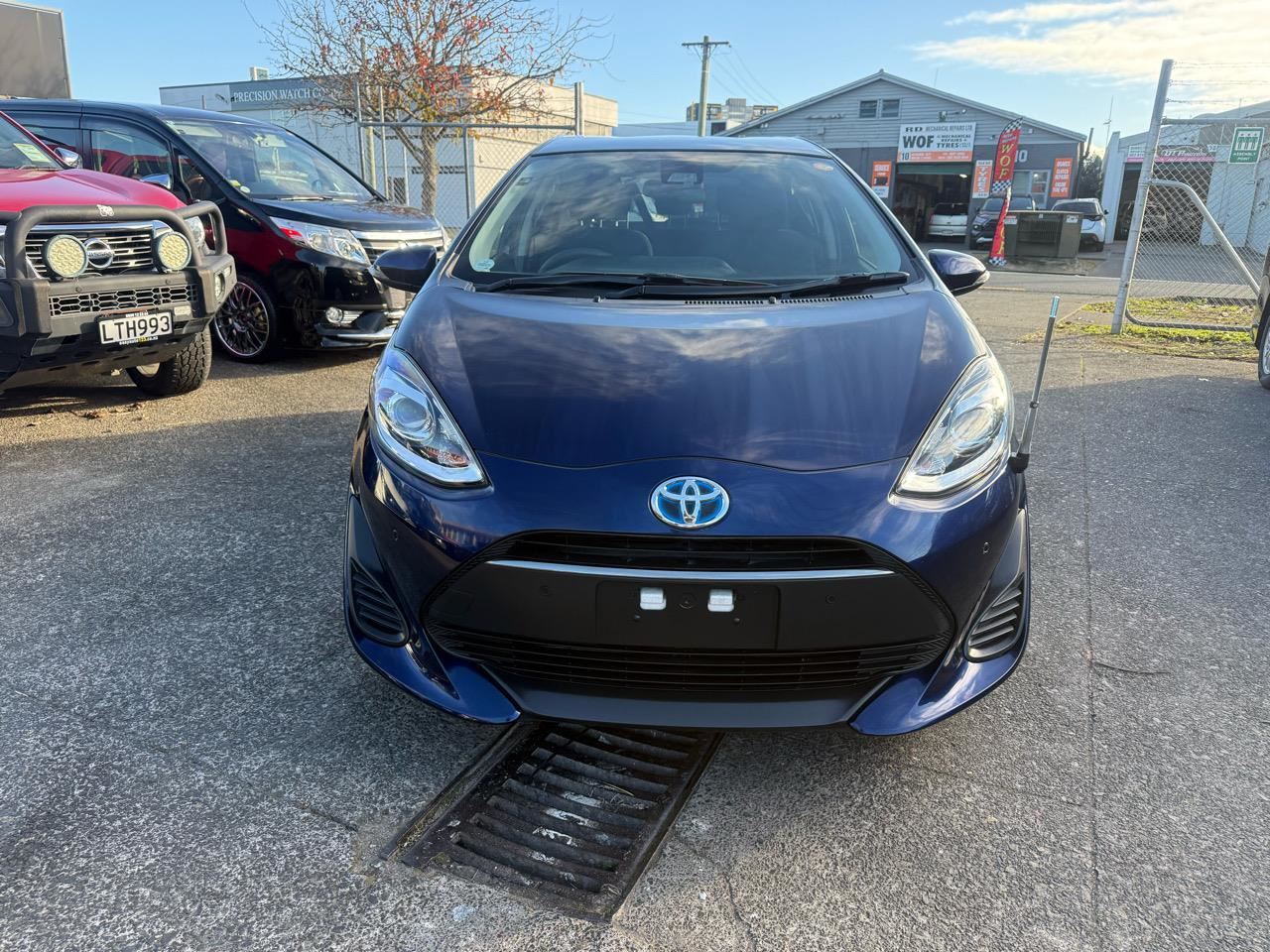 Vehicle image 4