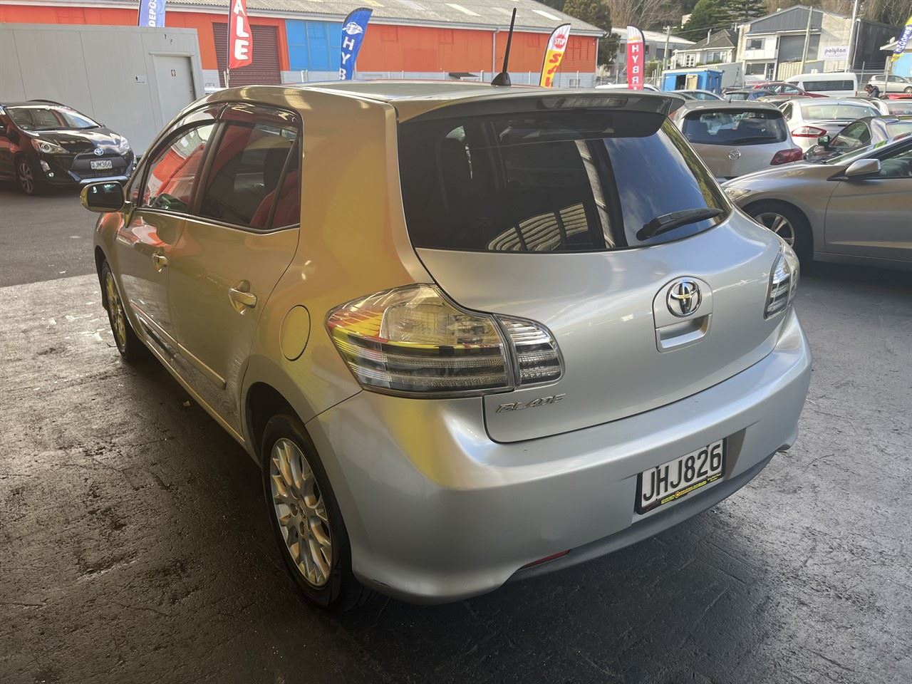 Vehicle image 5
