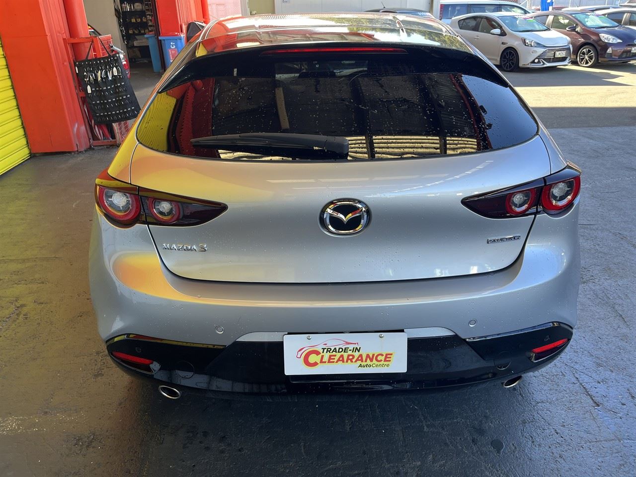 Vehicle image 5