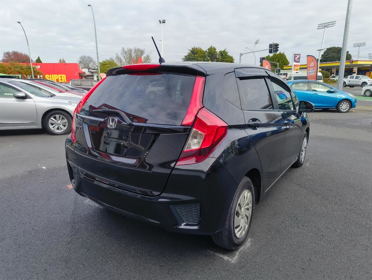 Vehicle image 5
