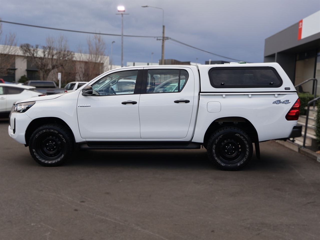 Vehicle image 4
