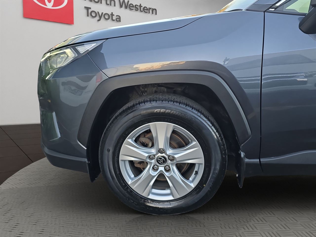 Vehicle image 5