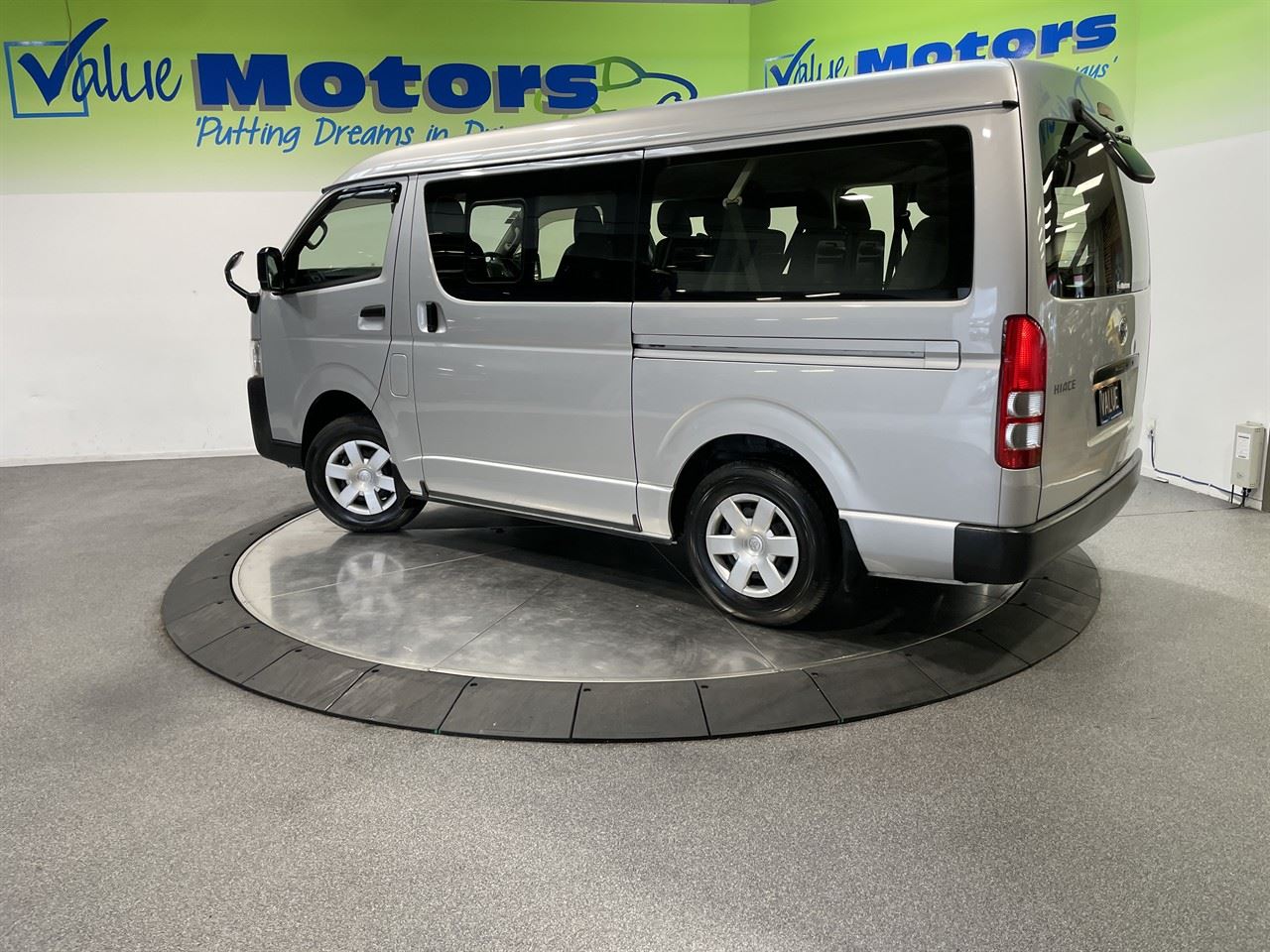 Vehicle image 5