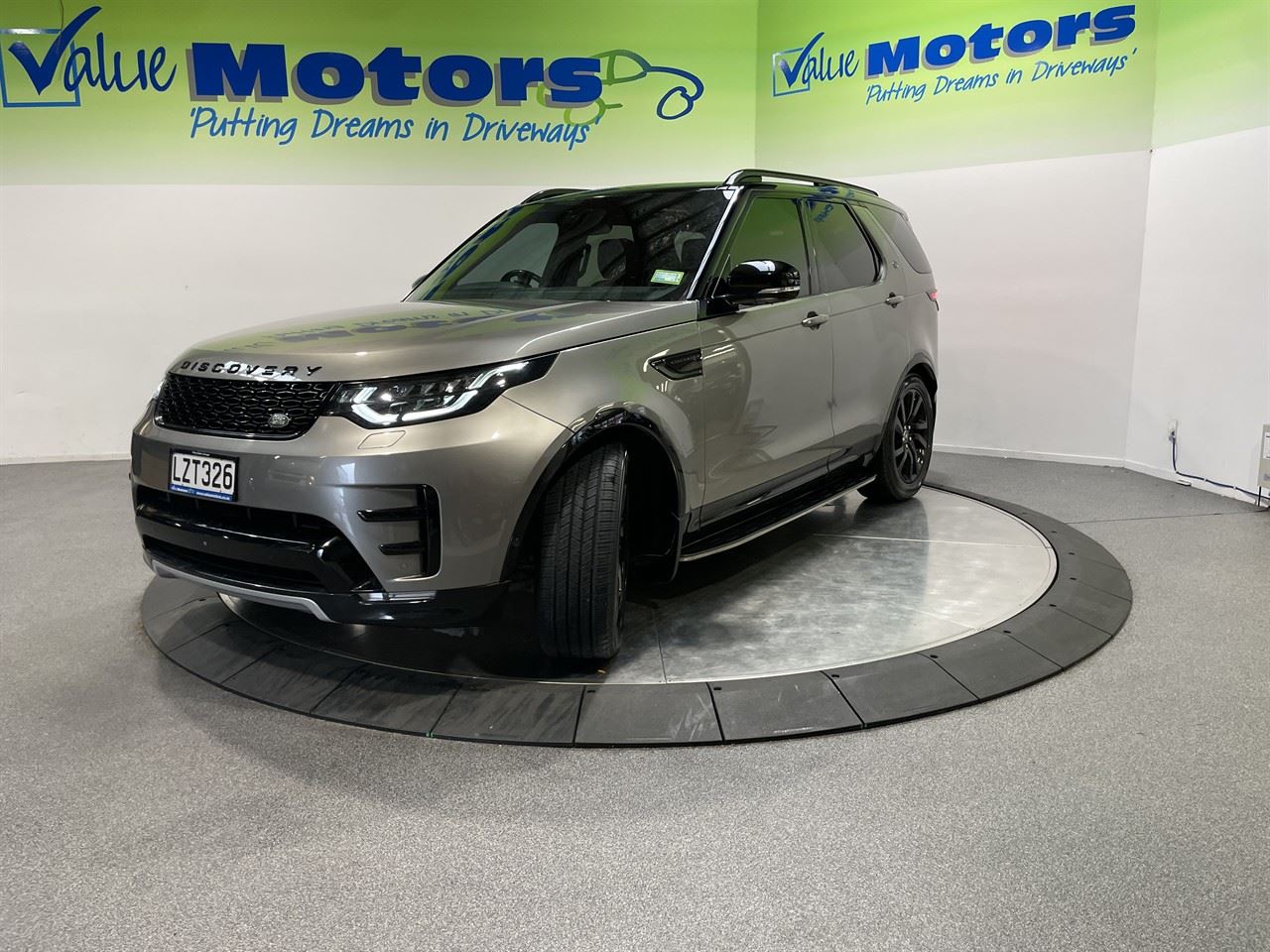 Vehicle image 3