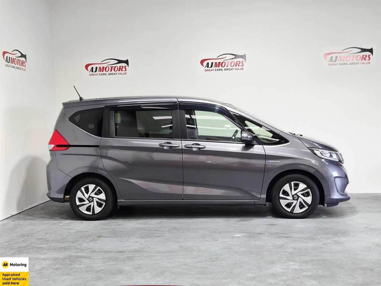 Vehicle image 3