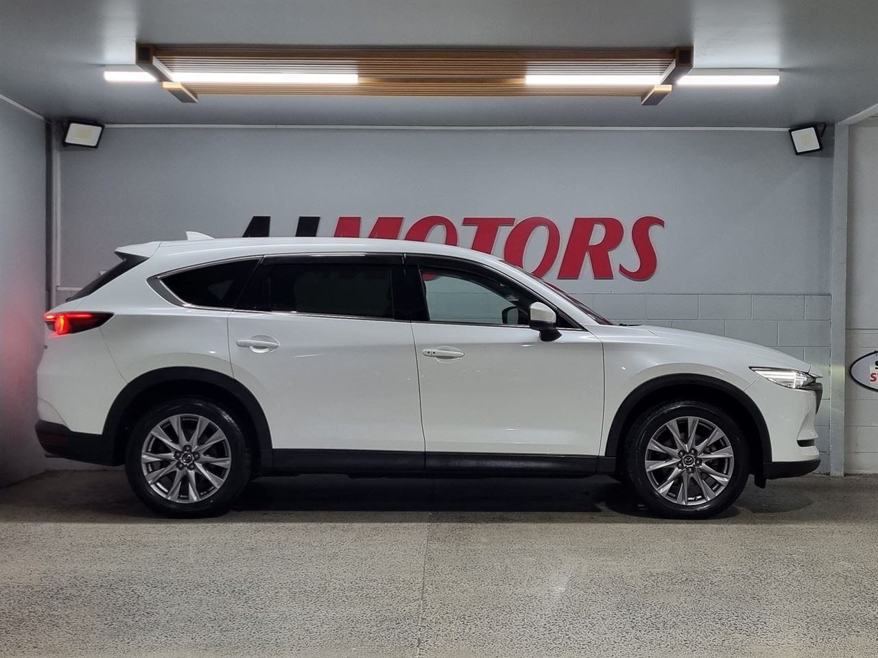 Vehicle image 5