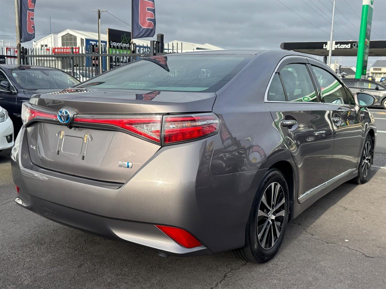 Vehicle image 4