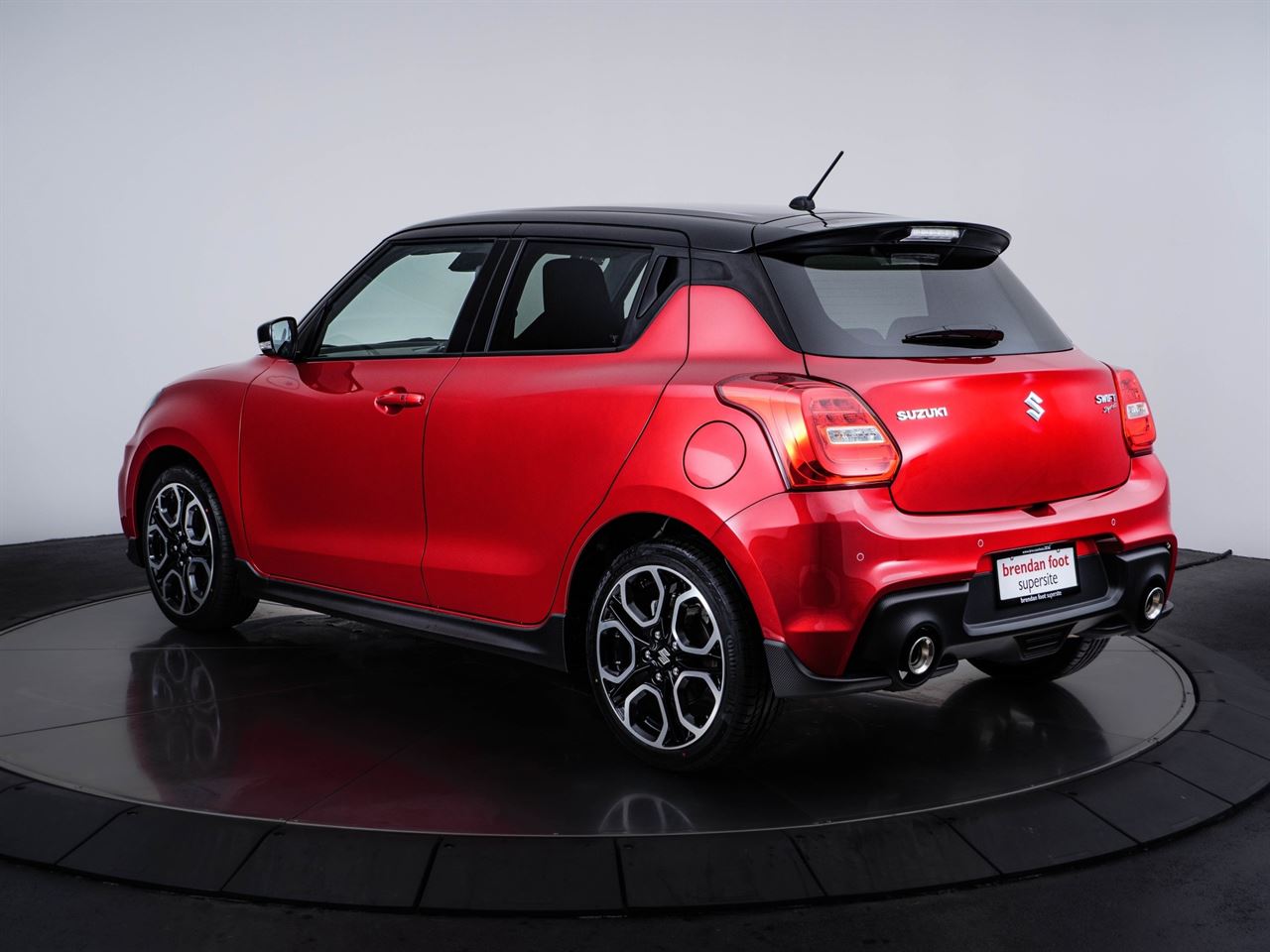Vehicle image 5