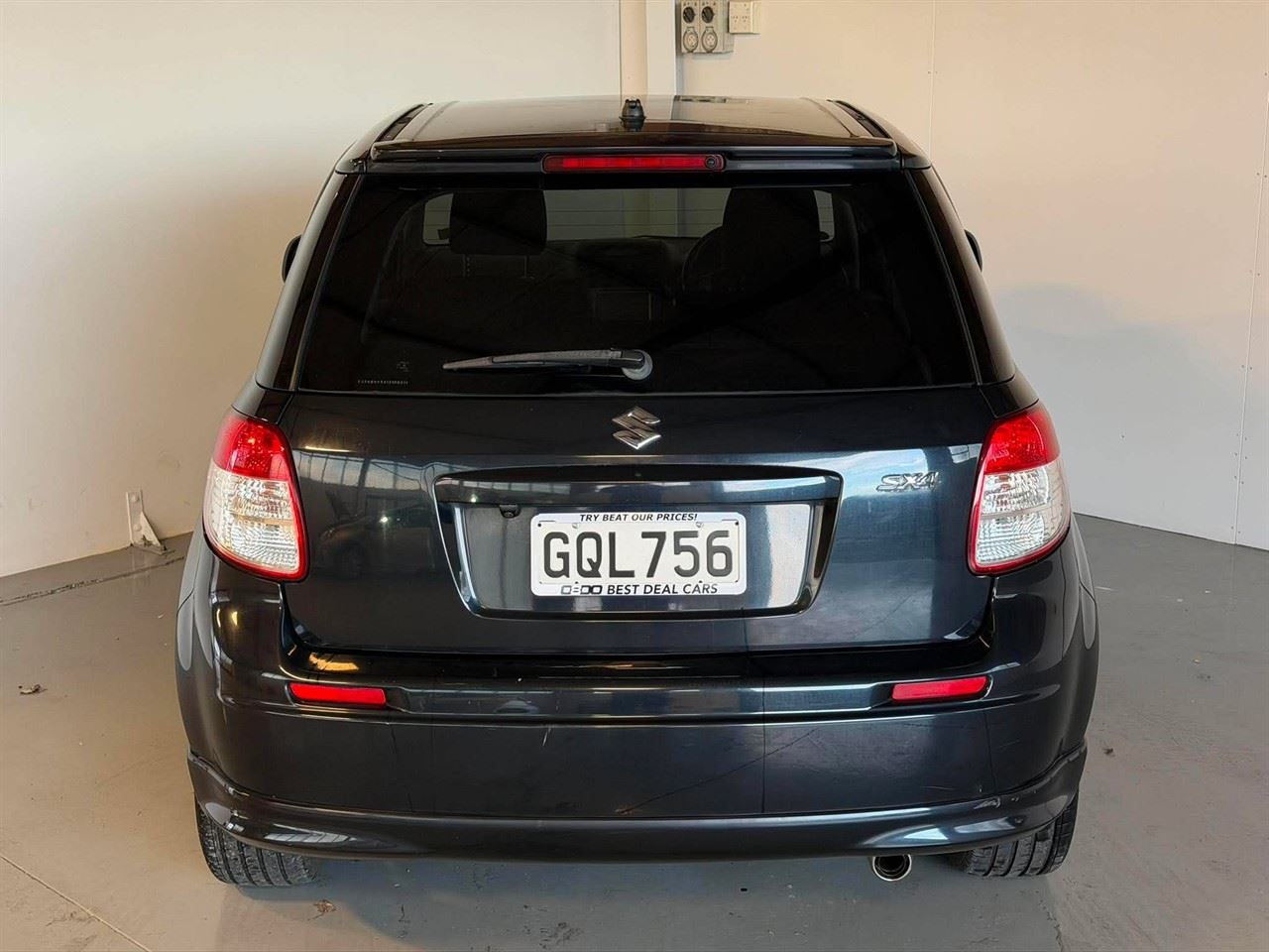Vehicle image 5