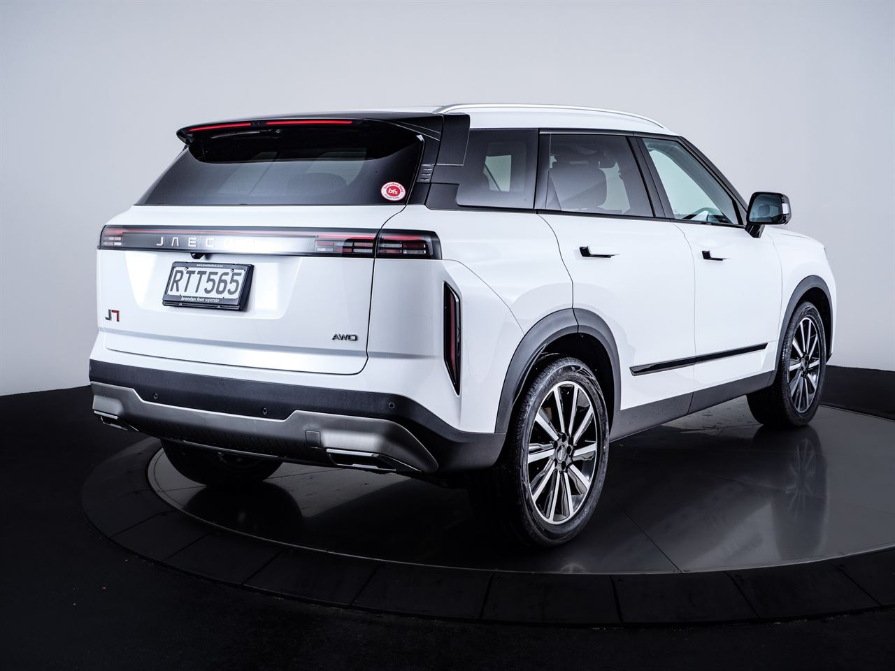 Vehicle image 3