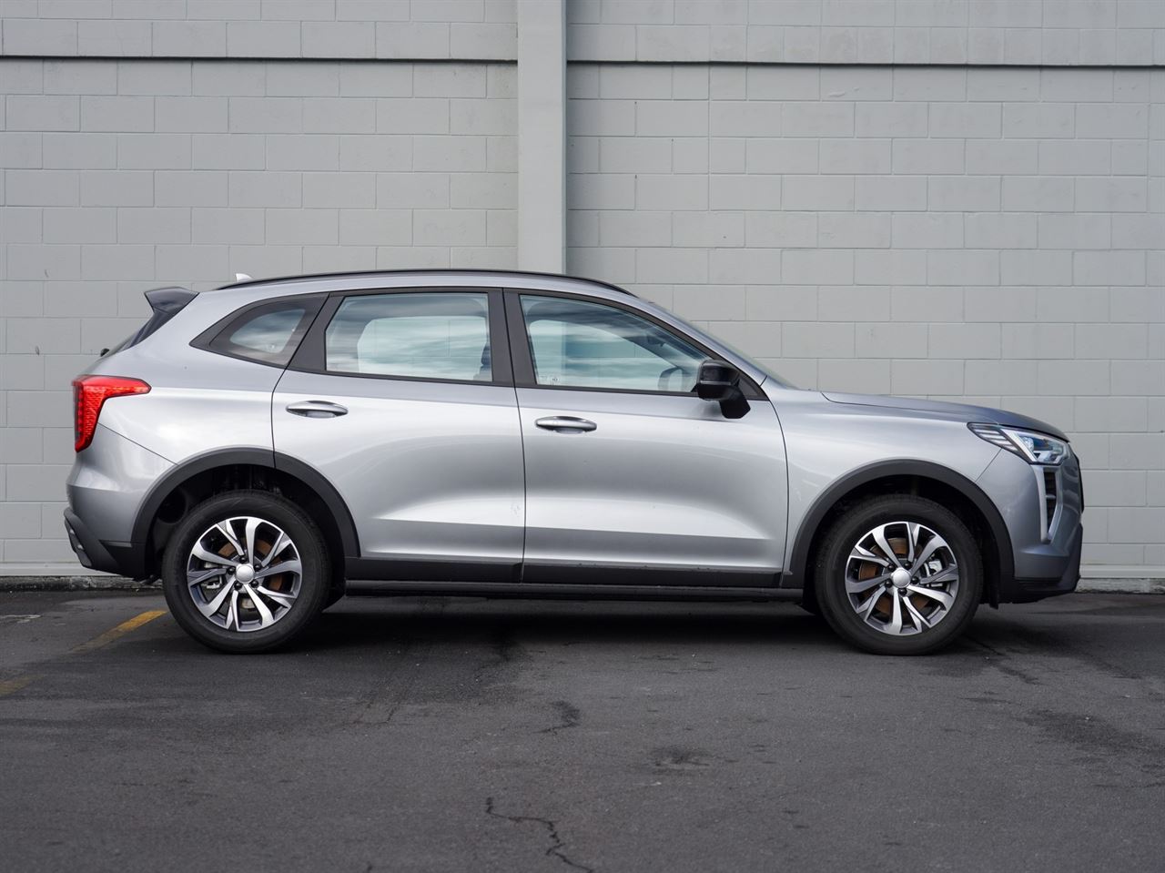 Vehicle image 3