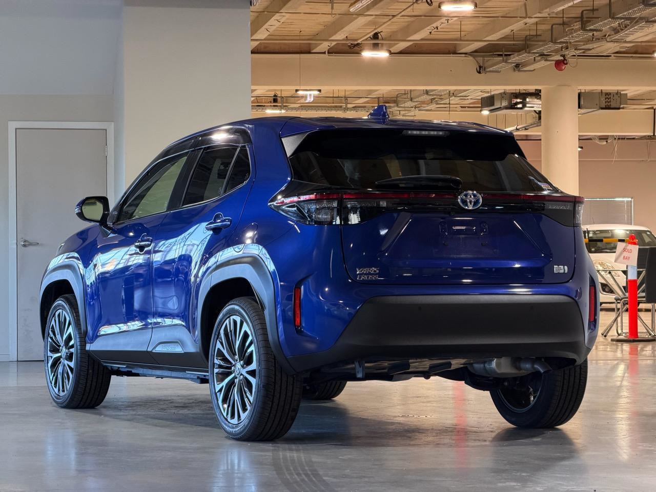 Vehicle image 5